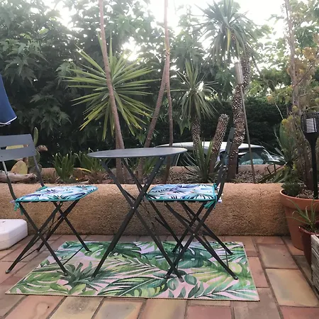 בית אירוח Privee Dans Provencale סן טרופז