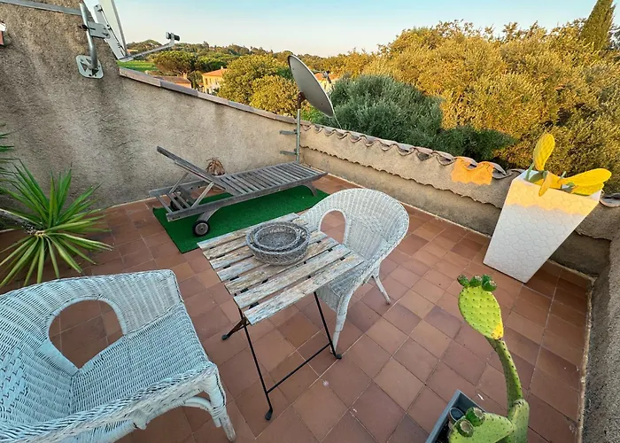 Privee Dans Provencale בית אירוח